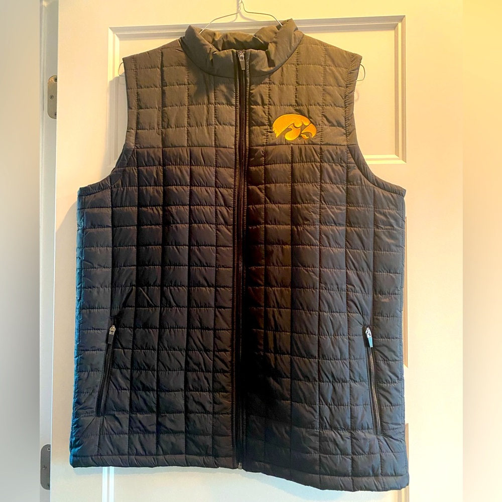 Colosseum XL Iowa Hawkeye full zip vest.